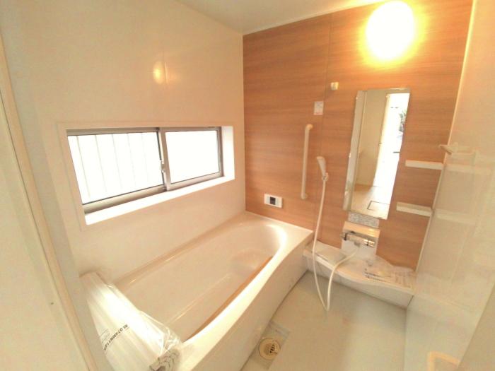 Bathroom. Spacious 1 tsubo size bus (D Building)