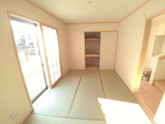 Non-living room. Japanese-style of living and Tsuzukiai (D Building)