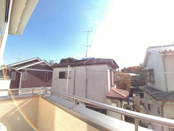 View photos from the dwelling unit. Please call up to alpine industry 0800-603-0604 [Toll free]       Two "car space. Counter Kitchen. A Japanese-style room 4LDK. Public road Siemens. Is Kita Yamata Station 14 mins. "