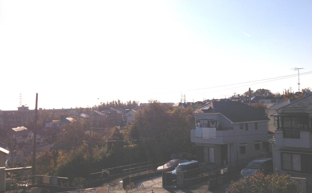 View photos from the dwelling unit. Local (12 May 2013) Shooting