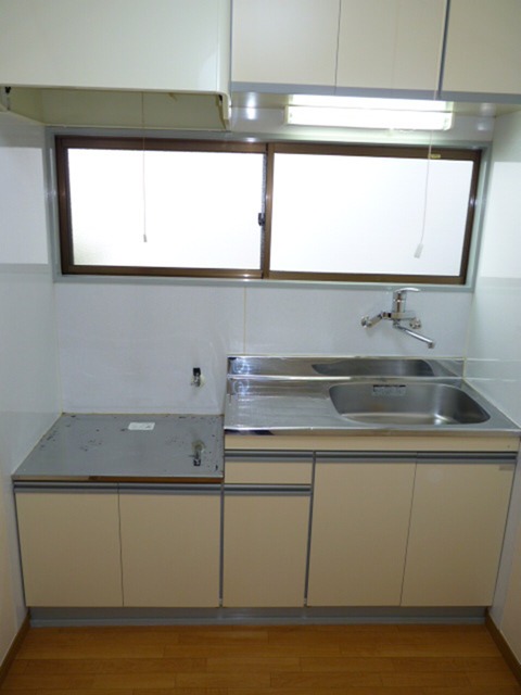 Kitchen. Gas stove can be installed kitchen! 