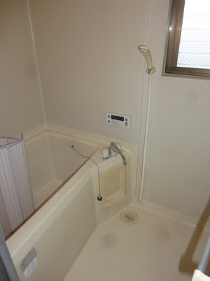 Bath. Good ventilation with add-fired function window