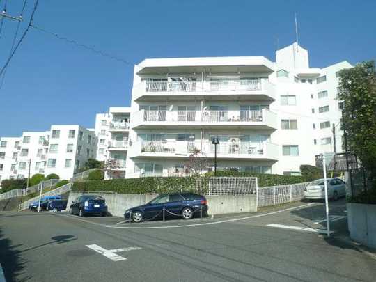 Local appearance photo. You can Mount Fuji views on sunny days from the apartment appearance room.