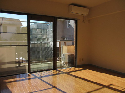 Living and room. The window is also a large open