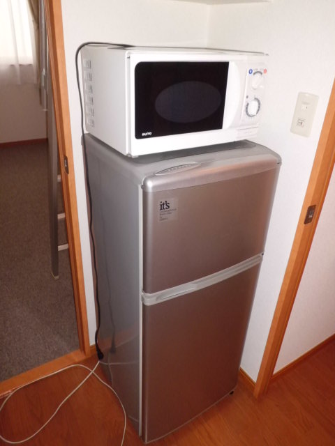 Other Equipment. refrigerator, microwave