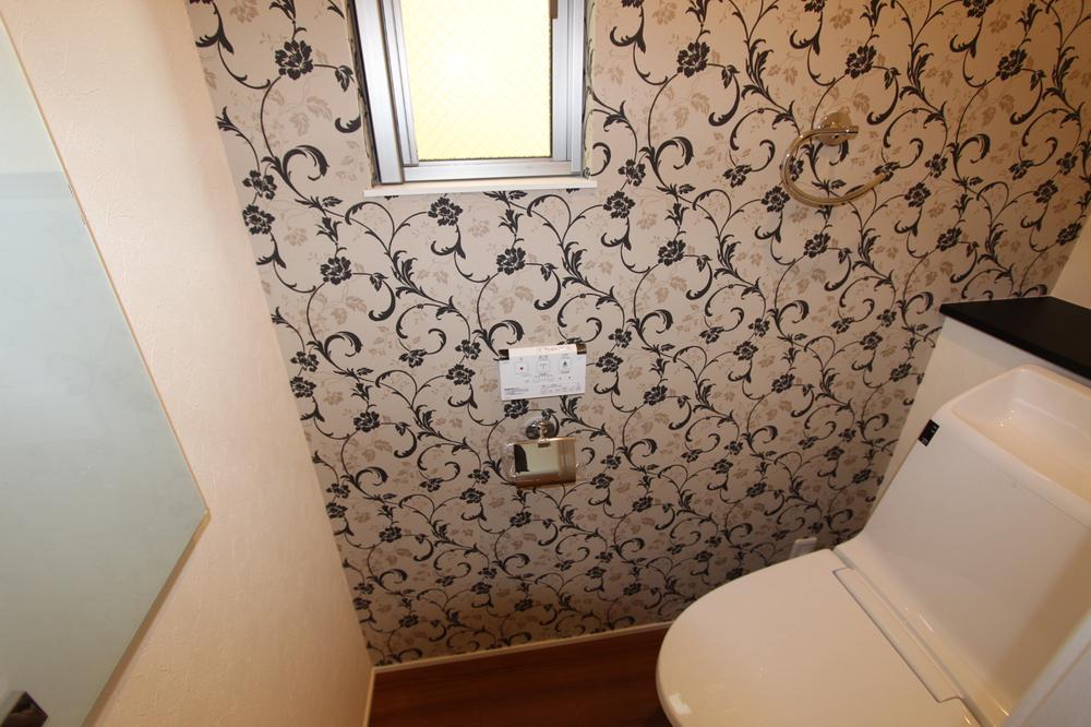 Same specifications photos (Other introspection). Toilet also finish in fashionable! No cutting corners!