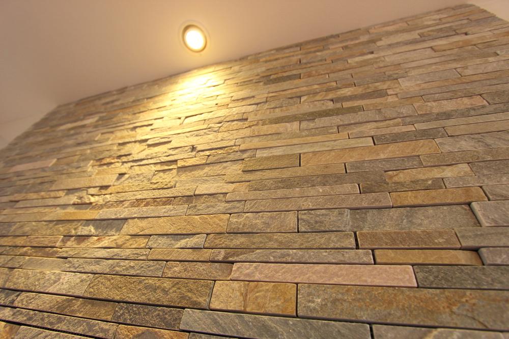 Same specifications photos (living). Use the luxury tile in part of the living room wall!