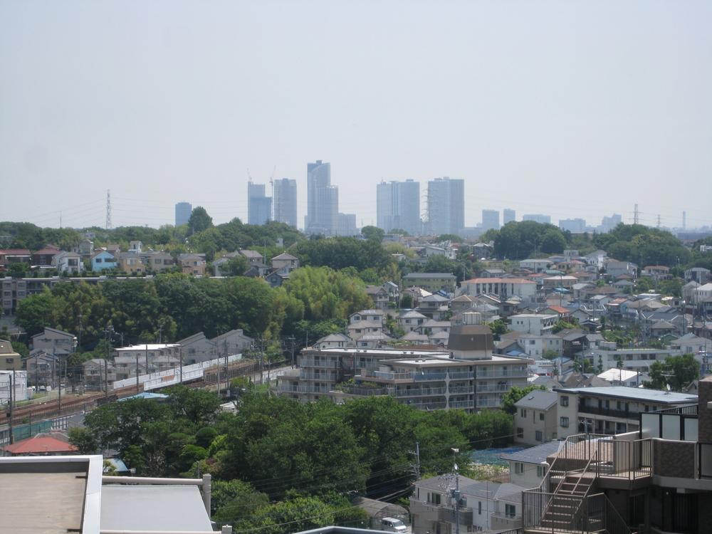 View photos from the dwelling unit. Kosugi Tower is also overlooks