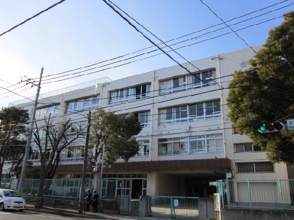 Primary school. Nogawa until elementary school 450m