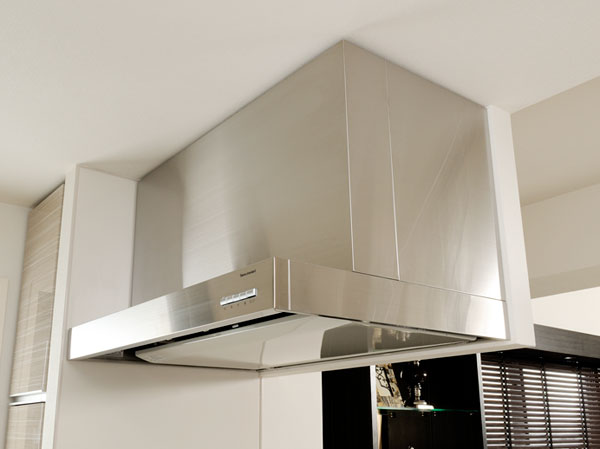 Kitchen.  [Stainless steel range hood] Since the current plate is a high-quality enamel, Also it wiped off easily, such as oil dirt. Utilizing suction force is up the draft phenomenon. Efficiently ventilate the smoke and odor generated during cooking.