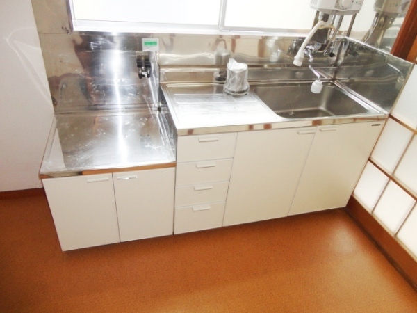 Kitchen. Storage is plenty of kitchen