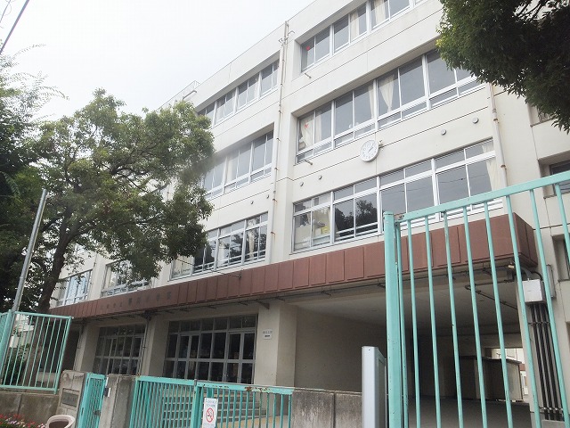 Primary school. 449m to Kawasaki Tateno River Elementary School (elementary school)