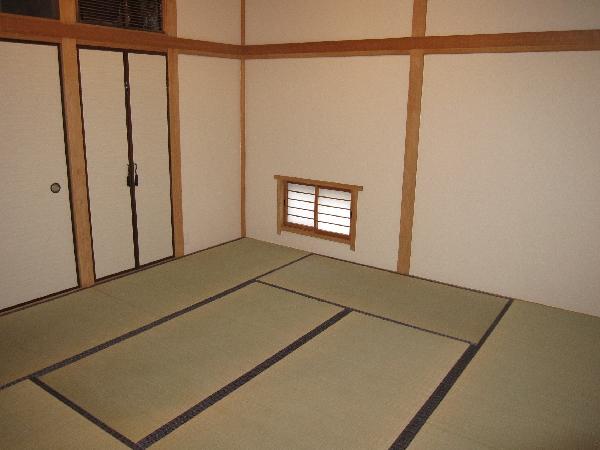 Other introspection. Japanese-style room with a moat kotatsu is 6.75 tatami. 