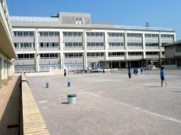 Junior high school. 550m to Kawasaki City Tachibana Junior High School