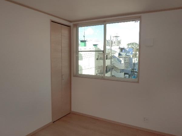 Non-living room. 3 Kaiyoshitsu 5.25 Pledge