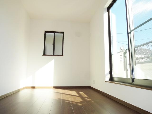 Non-living room. Bright master bedroom!