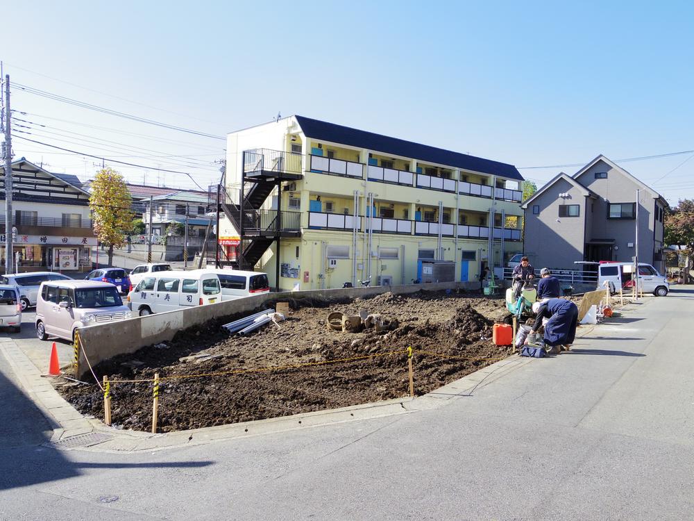 Local appearance photo. Local (11 May 2013) Shooting