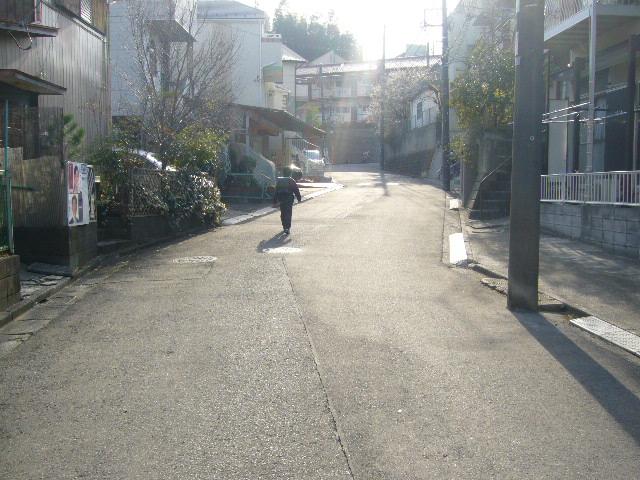 Local photos, including front road. Local shooting