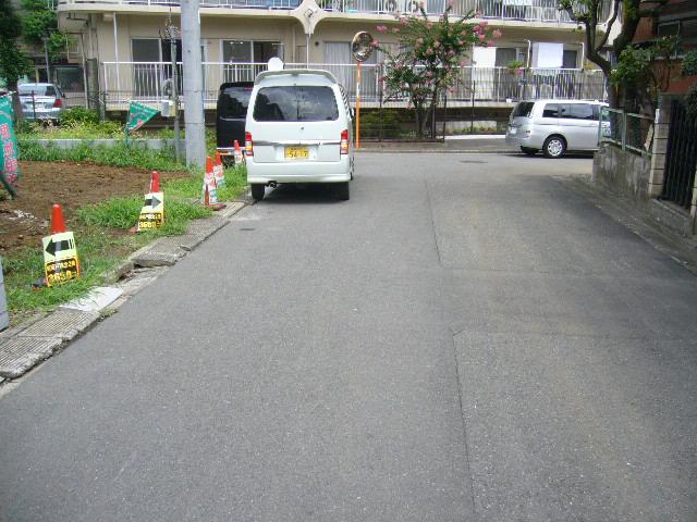 Local photos, including front road. Local (August 2013) Shooting