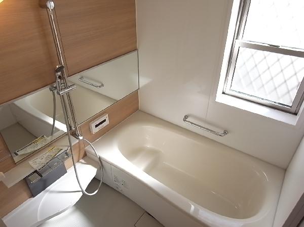 Bathroom. Spacious fully equipped bathroom ventilation heater in 1 tsubo bus!