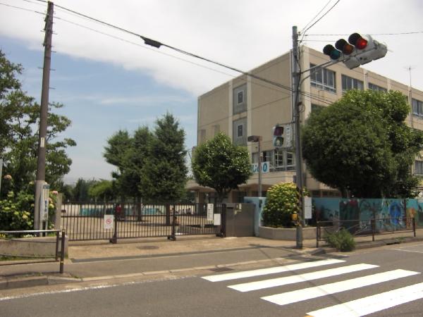 Primary school. 360m to Miyazaki elementary school