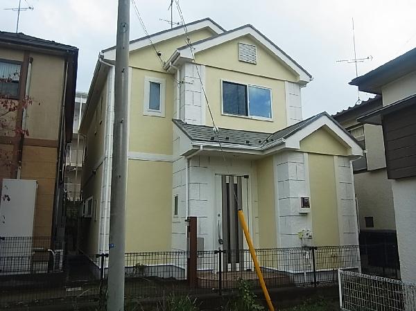 Local appearance photo. July 2001 Built, Heisei is detached in the exterior renovation completed 25 November. 