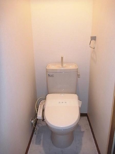Toilet. It will be in the toilet of 2F. 