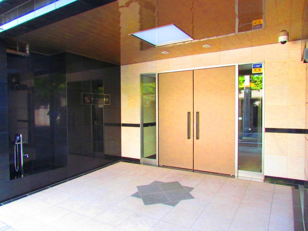 Entrance. Common areas