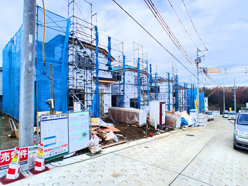 Local appearance photo. All 19 compartments development subdivision of, Land 37 square meters shaping land, Parking is two Allowed.