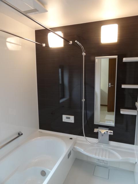 Same specifications photos (Other introspection). Same specifications bath