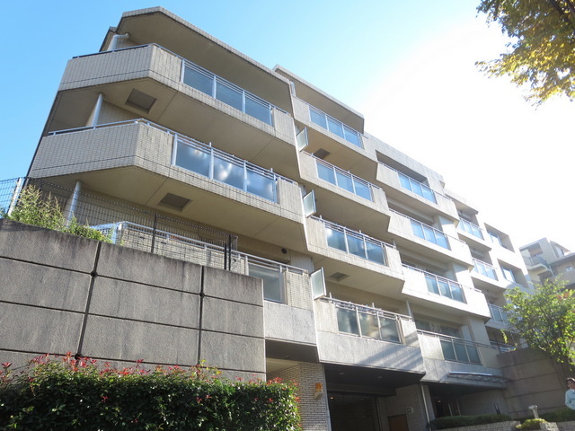 Building appearance. Built in 2003 ・ RC building ・ This apartment of five-story piano Allowed