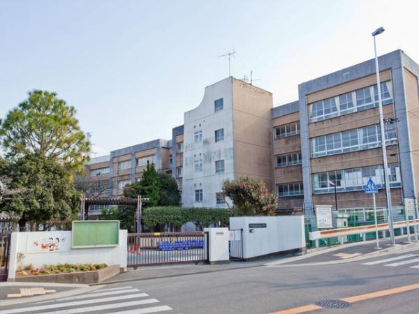 Primary school. 230m to the Kawasaki Municipal Miyazakidai Elementary School