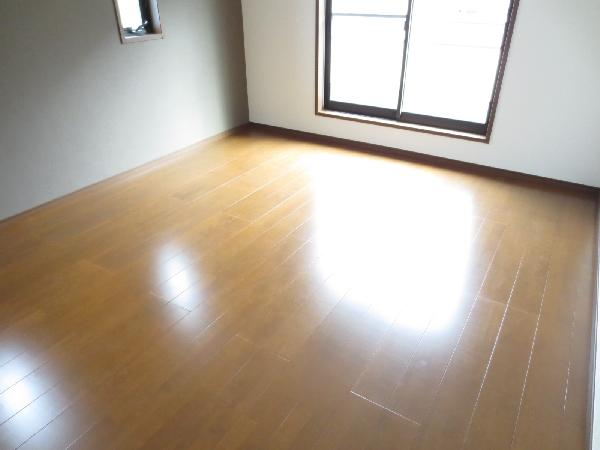 Non-living room. Western 9.7 Pledge.