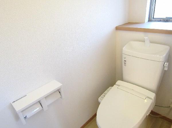 Toilet. It is a feeling of cleanliness drifts toilet. 