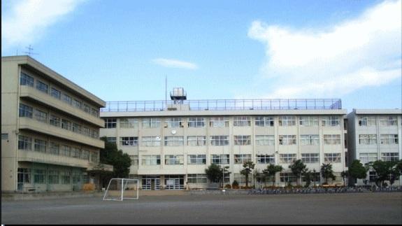 Junior high school. Arima 790m until junior high school