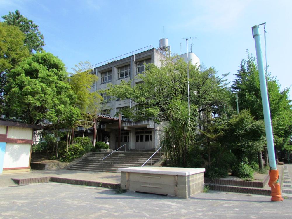 Primary school. 934m to the Kawasaki Municipal Inukura Elementary School
