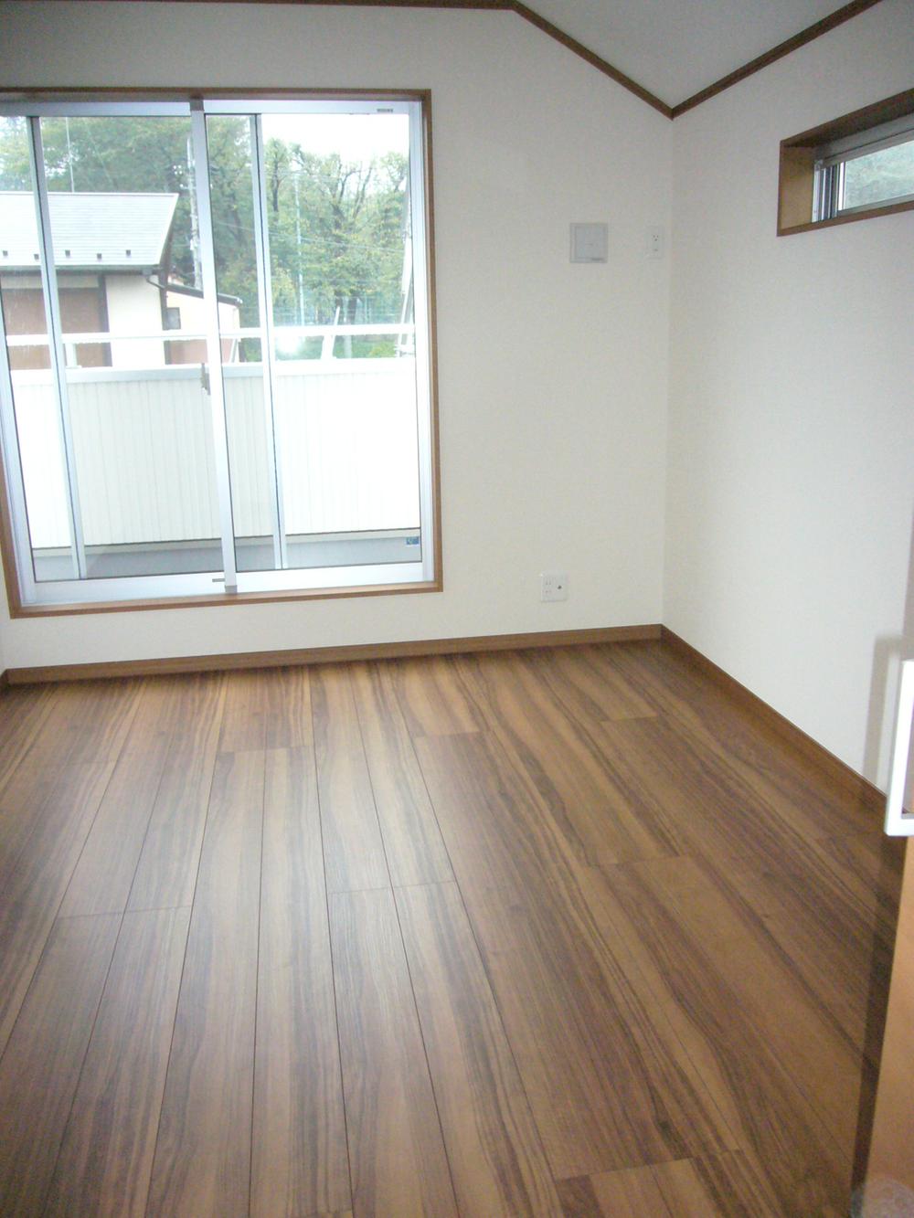 Non-living room. 2 Kaiyoshitsu 6 tatami. Has become a window arrangement eyes was also consideration of the surrounding of your house. 2013 October 15, shooting