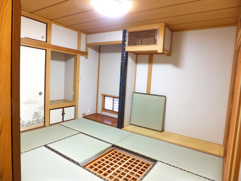 Non-living room. Is a Japanese-style room