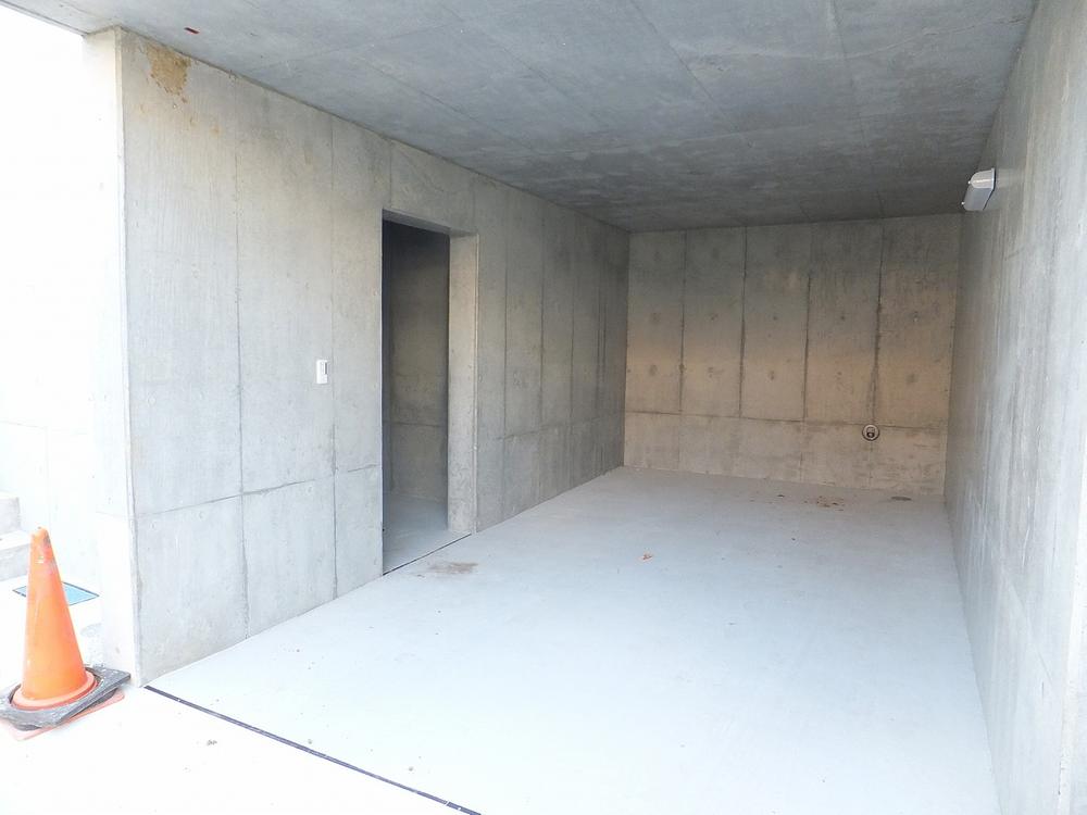 Parking lot. Local (10 May 2013) Shooting 3 number ・ High roof You can also easily parking.