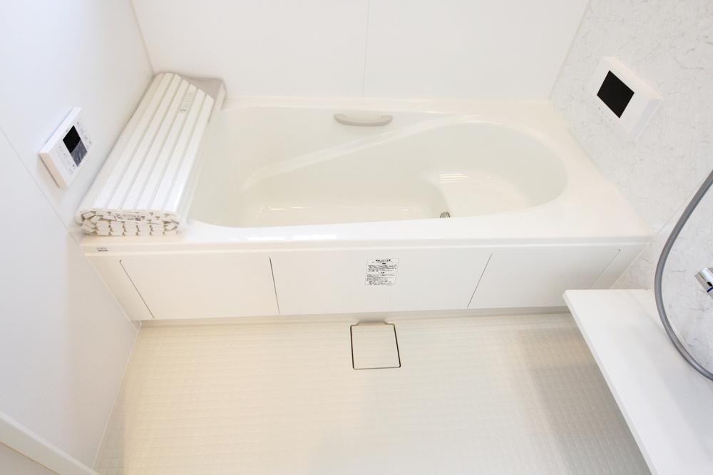 Bathroom. Building 2