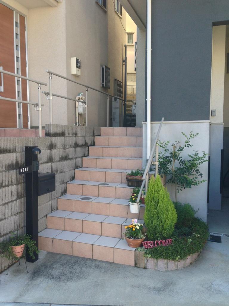 Entrance. Local (10 May 2012) shooting