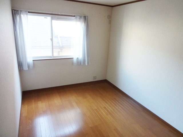 Other room space. Is the perfect room for children room!