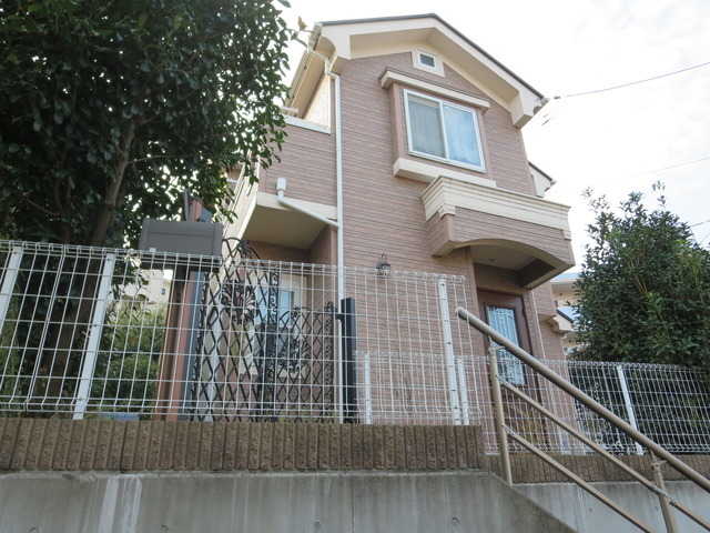 Building appearance. Is a two-story House for miyazakidai station walk 13 minutes