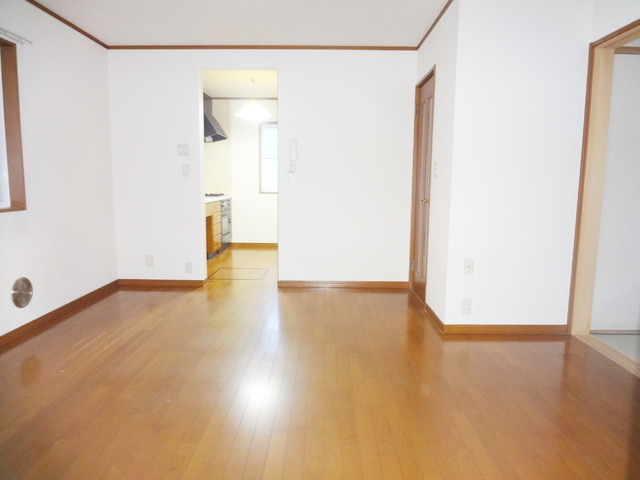 Other room space. Spacious and bright living-dining!