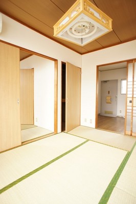 Living and room. As it is purring even nap because there is a Japanese-style room. It is a healing space. 