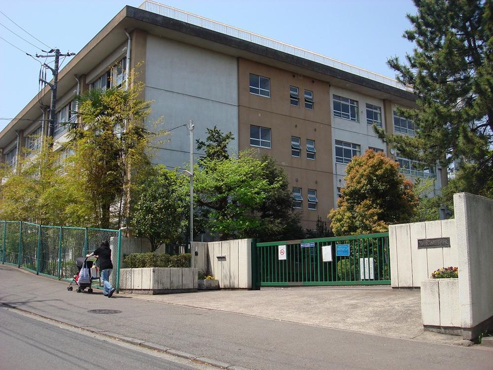 Primary school. 375m to the Kawasaki Municipal Nishinogawa Elementary School