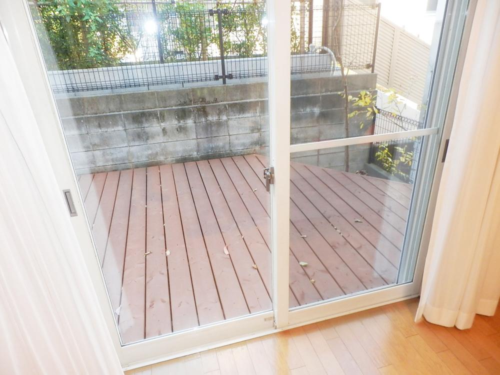 Balcony. Wood deck (11 May 2013) Shooting