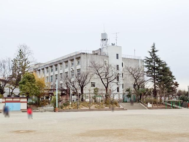 Primary school. Kawasaki Municipal Inukura 50m to elementary school