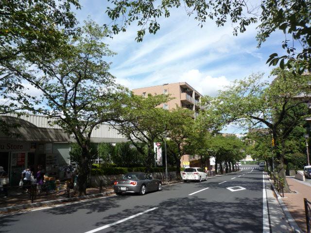Supermarket. When the supermarket uniform 1200m ingredients until Tokyu store is near, It is useful for everyday shopping.