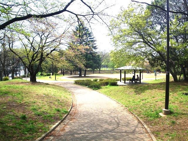 park. 426m until Utsukushigaoka park